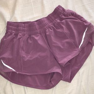 Lululemon Hotty Hot shorts mauve